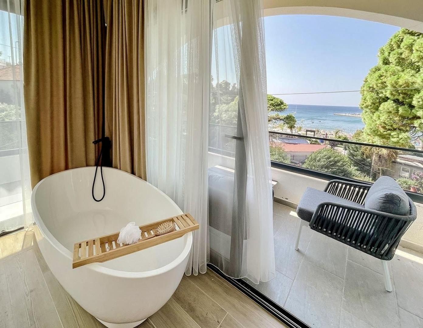 Botanica Boutique Hotel Улцин Екстериор снимка